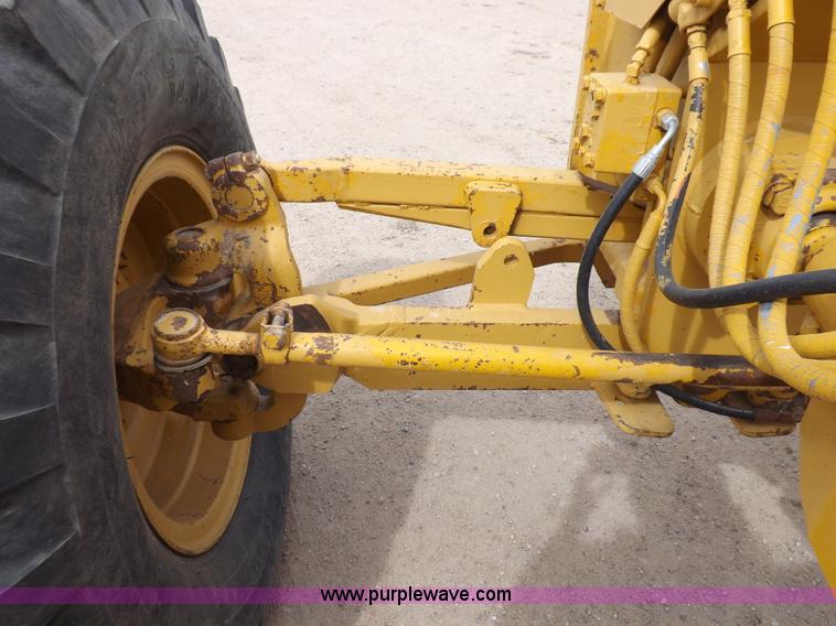 image for item F6471 1975 Caterpillar 120G articulated motor grader