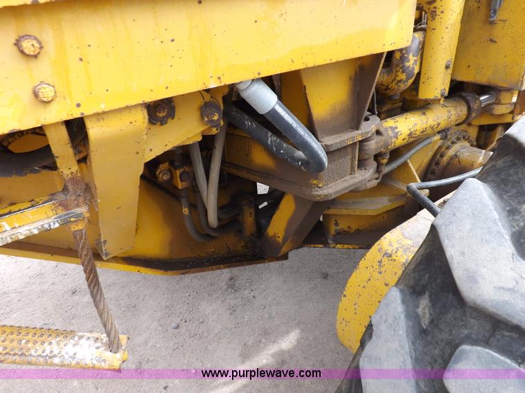 image for item F6471 1975 Caterpillar 120G articulated motor grader