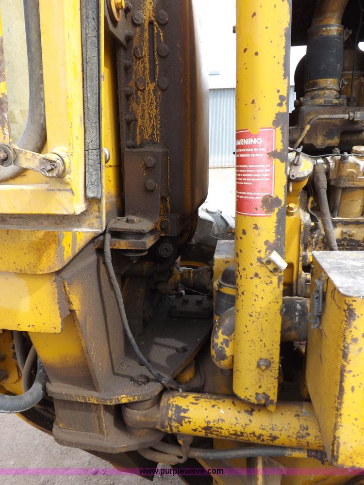 image for item F6471 1975 Caterpillar 120G articulated motor grader