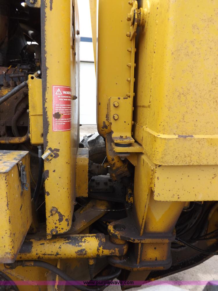 image for item F6471 1975 Caterpillar 120G articulated motor grader