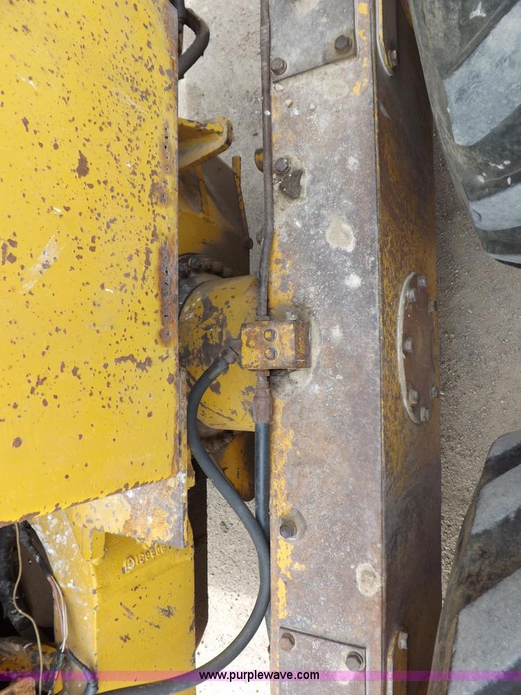 image for item F6471 1975 Caterpillar 120G articulated motor grader