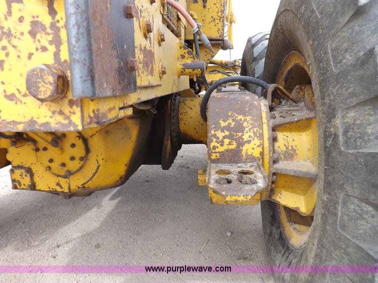 image for item F6471 1975 Caterpillar 120G articulated motor grader