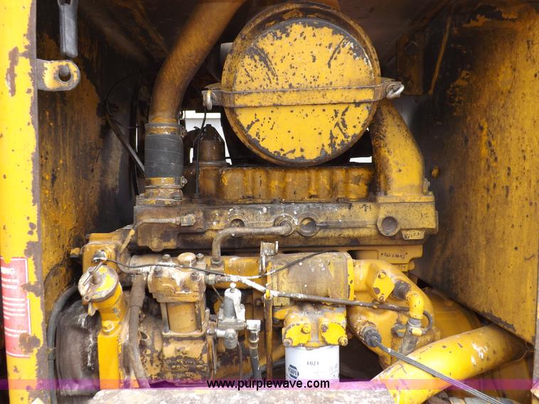 image for item F6471 1975 Caterpillar 120G articulated motor grader