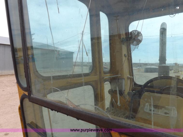 image for item F6471 1975 Caterpillar 120G articulated motor grader