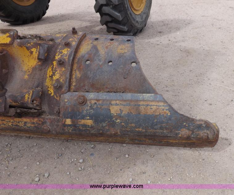 image for item F6471 1975 Caterpillar 120G articulated motor grader