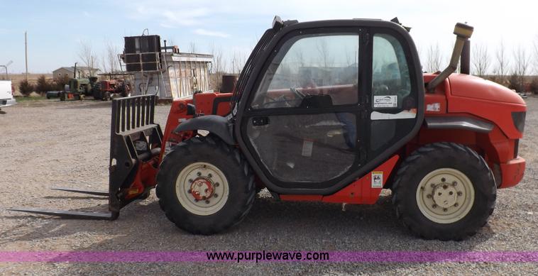 image for item F6475 2003 Manitou MLT523T telehandler