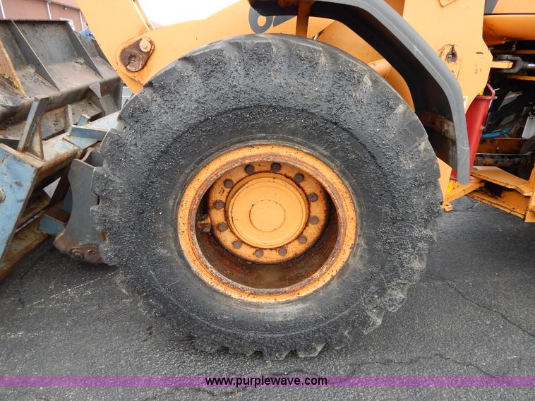 image for item G3078 2004 Case 621D wheel loader