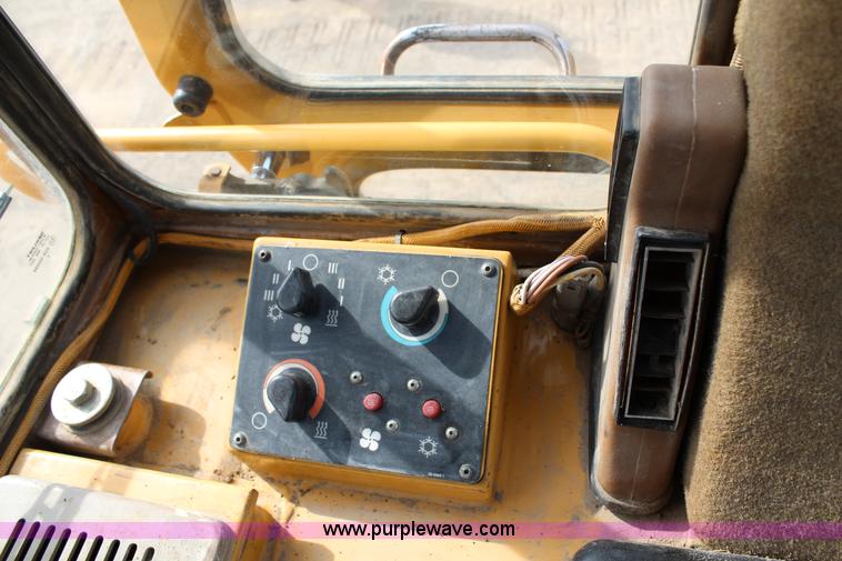 image for item G5350 1995 Caterpillar 963B track loader