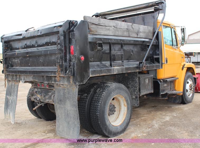 image for item G5358 2001 Freightliner FL70 dump truck
