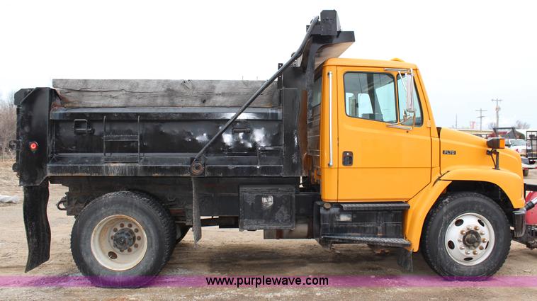 image for item G5358 2001 Freightliner FL70 dump truck