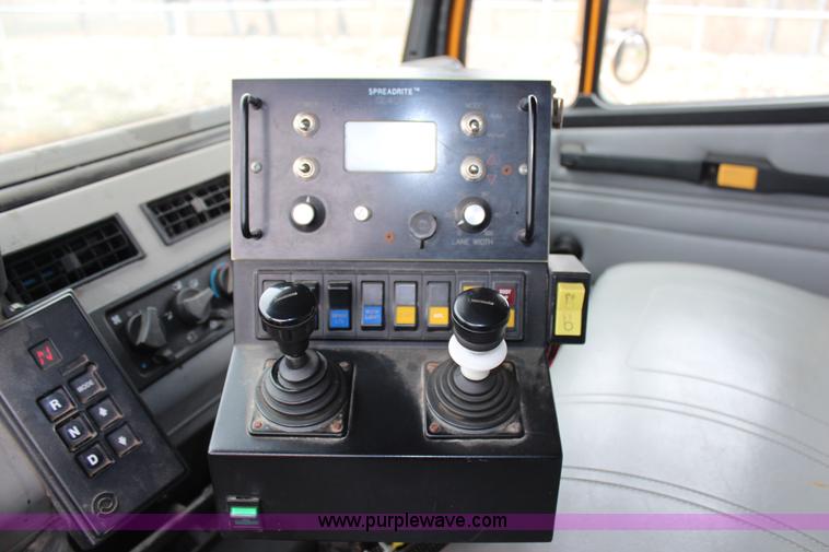 image for item G5358 2001 Freightliner FL70 dump truck