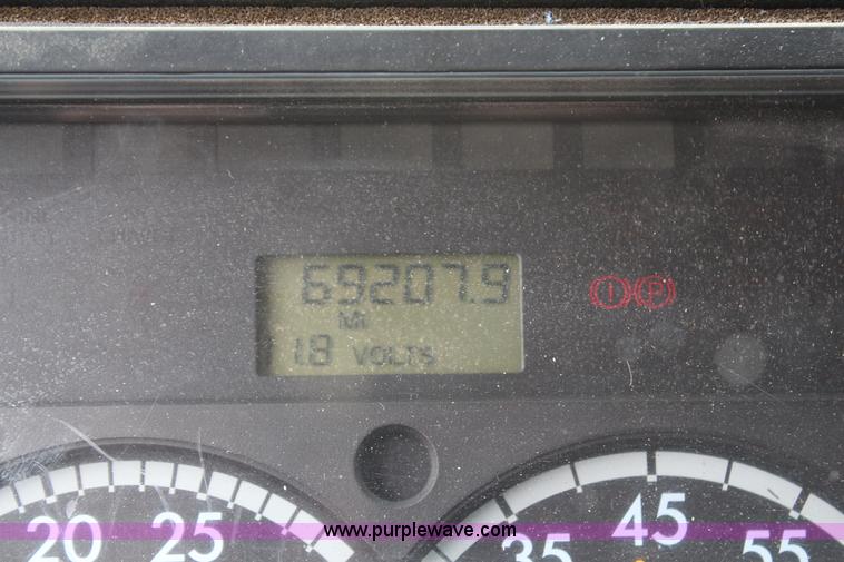 image for item G5358 2001 Freightliner FL70 dump truck