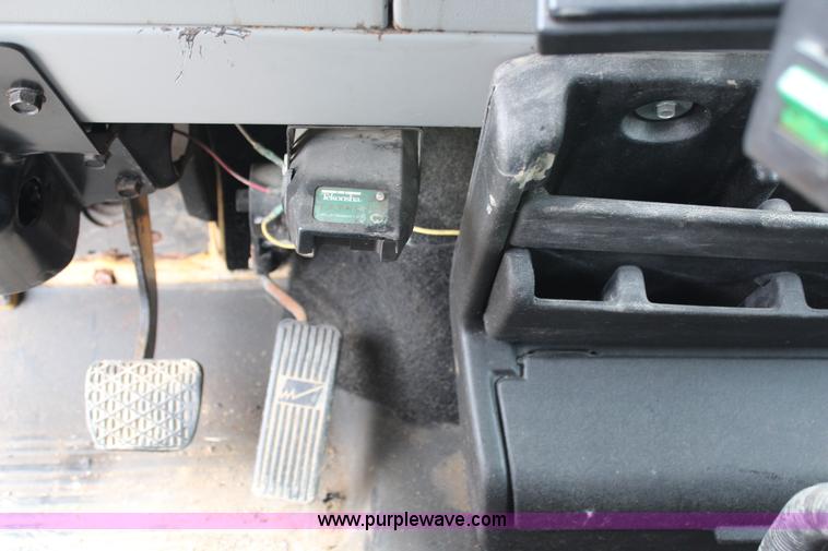 image for item G5358 2001 Freightliner FL70 dump truck