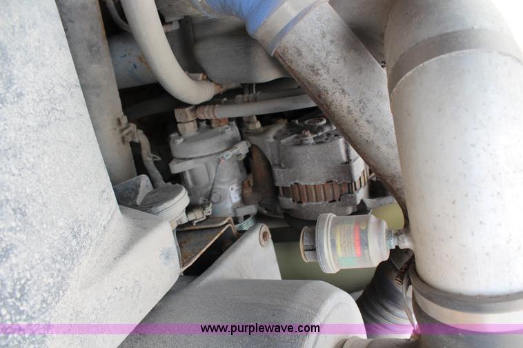 image for item G5358 2001 Freightliner FL70 dump truck