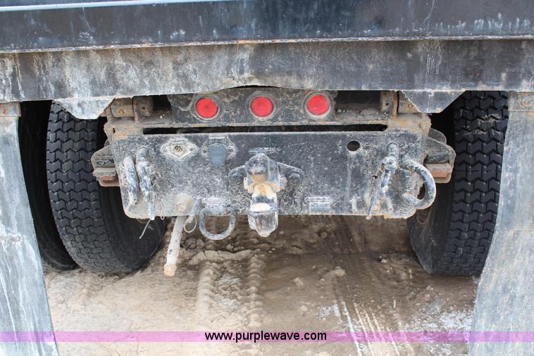 image for item G5358 2001 Freightliner FL70 dump truck