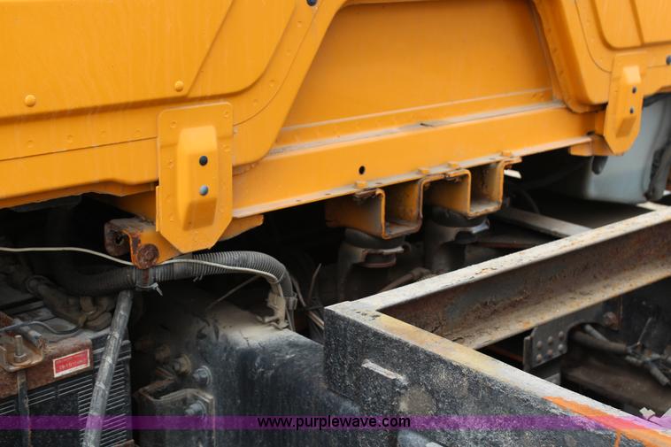 image for item G5358 2001 Freightliner FL70 dump truck