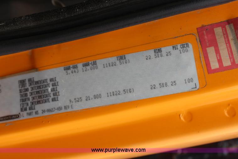 image for item G5358 2001 Freightliner FL70 dump truck