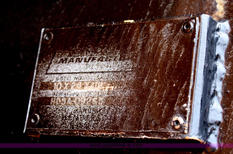 image for item G5358 2001 Freightliner FL70 dump truck