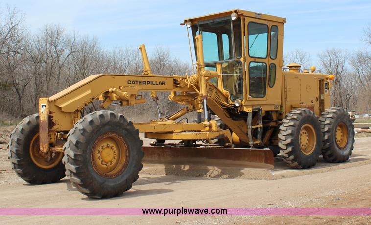 image for item G5453 1977 Caterpillar 140G articulated motor grader