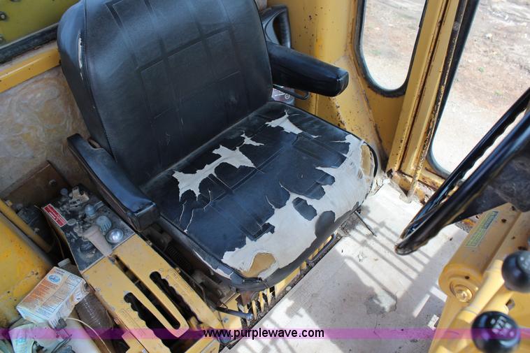 image for item G5453 1977 Caterpillar 140G articulated motor grader