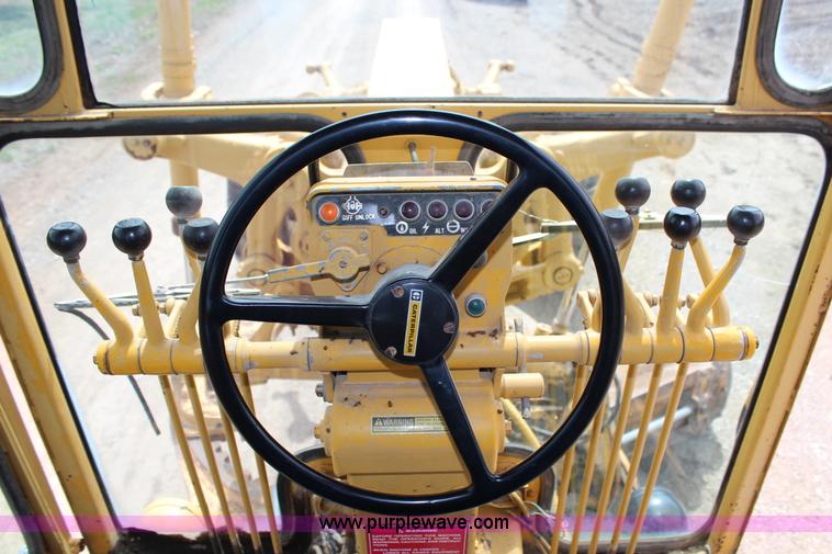 image for item G5453 1977 Caterpillar 140G articulated motor grader