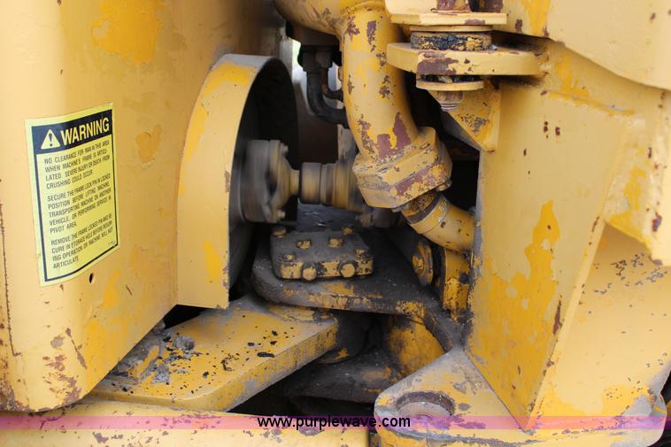 image for item G5453 1977 Caterpillar 140G articulated motor grader