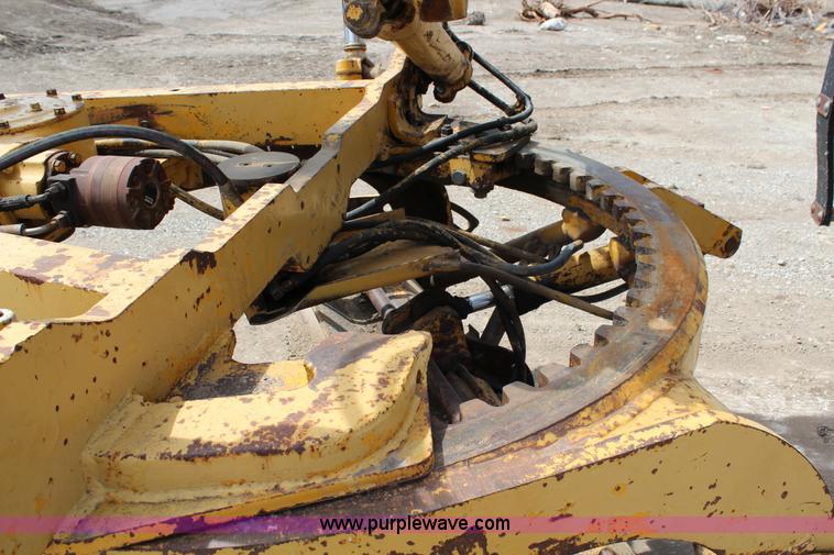 image for item G5453 1977 Caterpillar 140G articulated motor grader