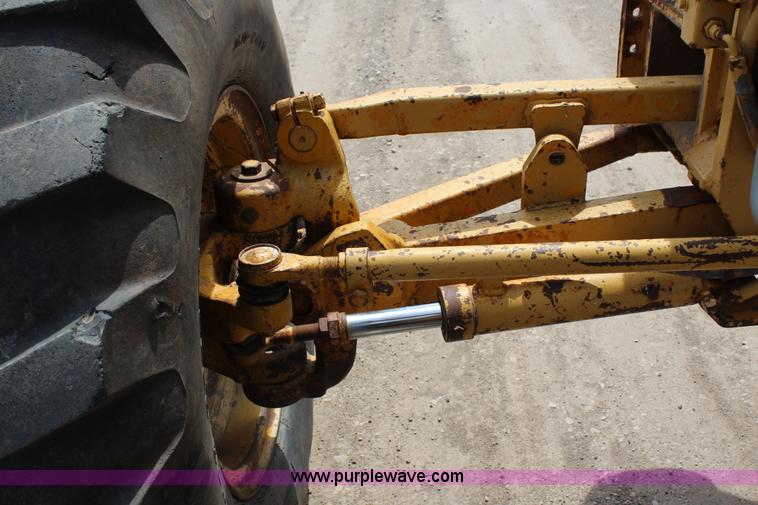 image for item G5453 1977 Caterpillar 140G articulated motor grader