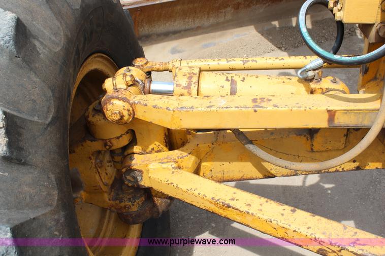 image for item G5453 1977 Caterpillar 140G articulated motor grader