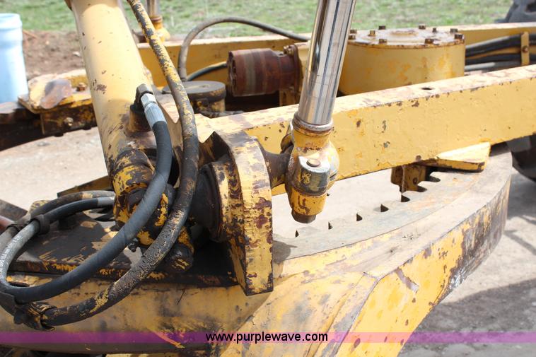 image for item G5453 1977 Caterpillar 140G articulated motor grader