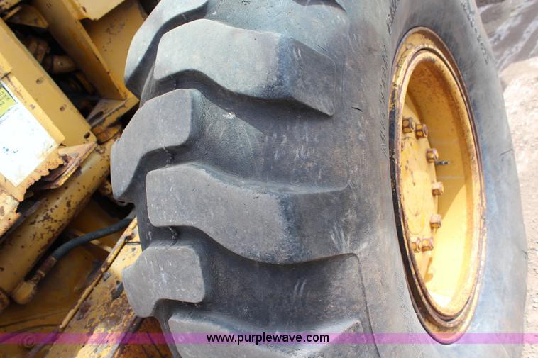 image for item G5453 1977 Caterpillar 140G articulated motor grader