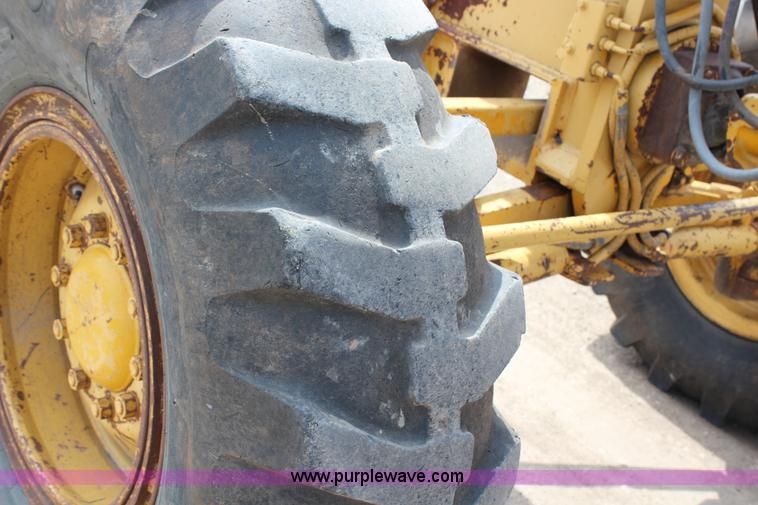 image for item G5453 1977 Caterpillar 140G articulated motor grader