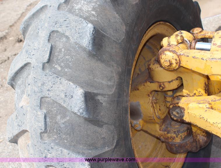 image for item G5453 1977 Caterpillar 140G articulated motor grader