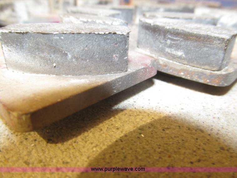 image for item K9707 (18) double segment diamond concrete wedge inserts