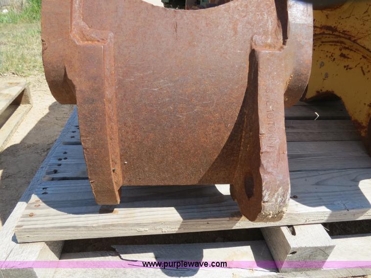 image for item S9553 Caterpillar 320B quick coupler