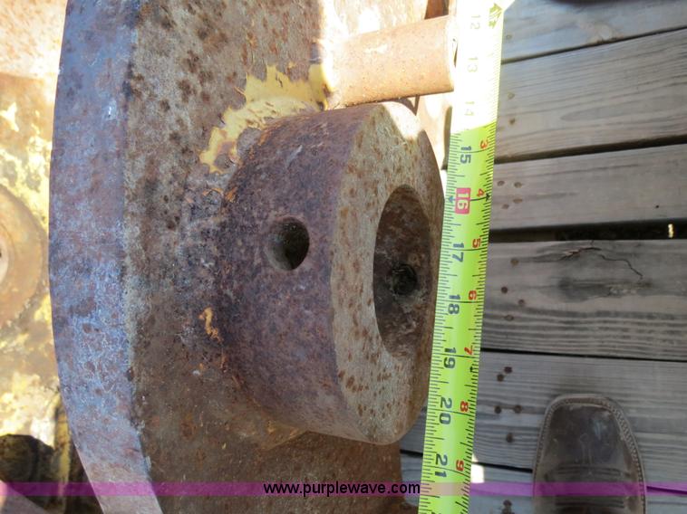 image for item S9553 Caterpillar 320B quick coupler