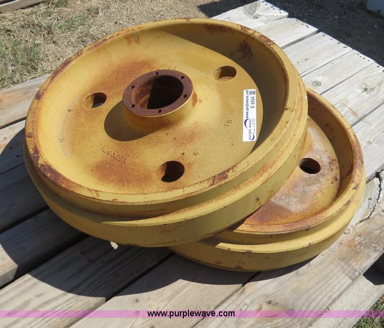 image for item S9554 (2) Caterpillar D5 front idlers