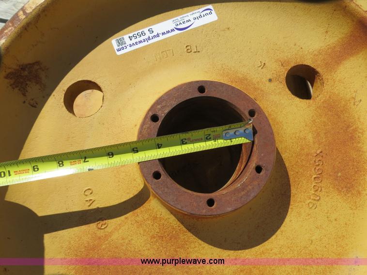 image for item S9554 (2) Caterpillar D5 front idlers