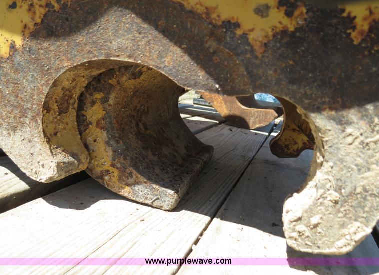 image for item S9556 Caterpillar quick coupler