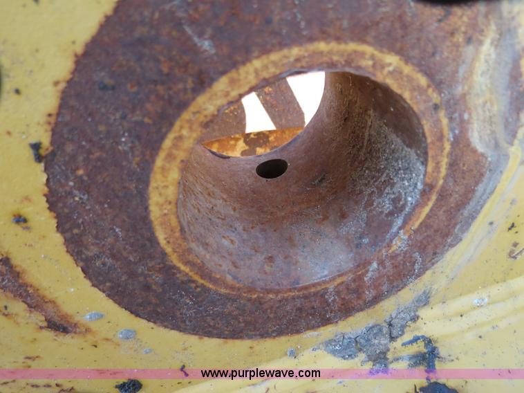 image for item S9556 Caterpillar quick coupler