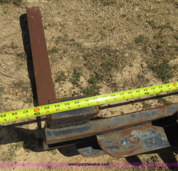 image for item S9558 Caterpillar IT28 spread forks