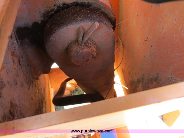 image for item S9560 Front mounted ripper