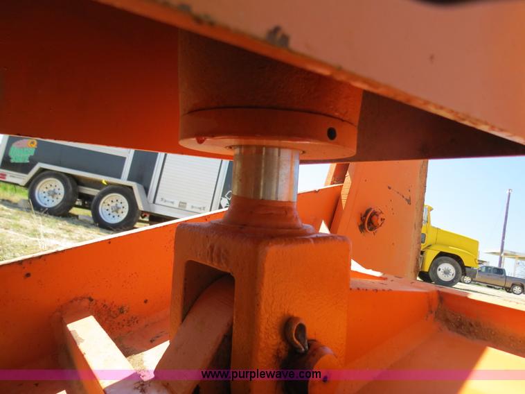 image for item S9560 Front mounted ripper