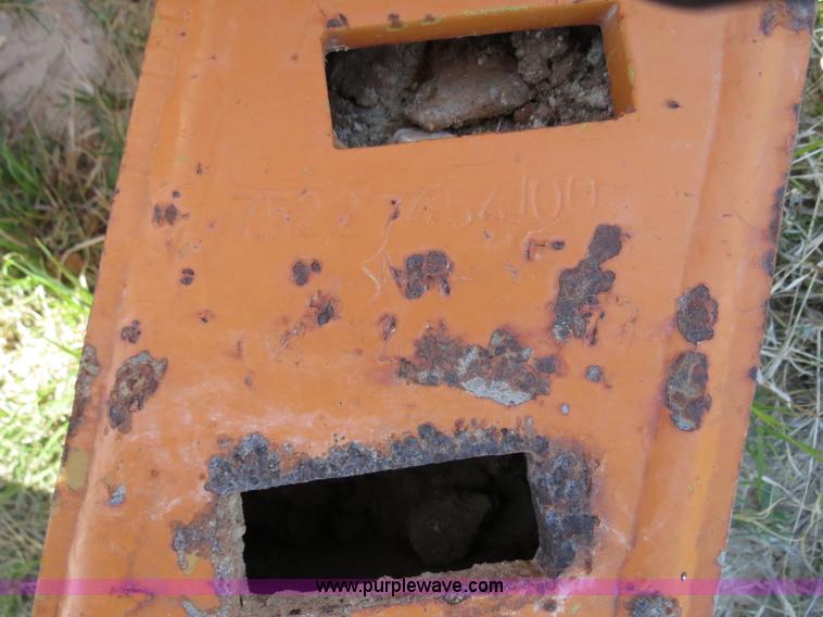 image for item S9560 Front mounted ripper