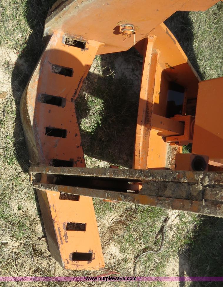 image for item S9560 Front mounted ripper