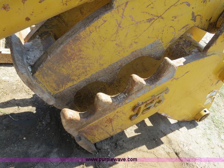 image for item S9569 SEC concrete pulverizer