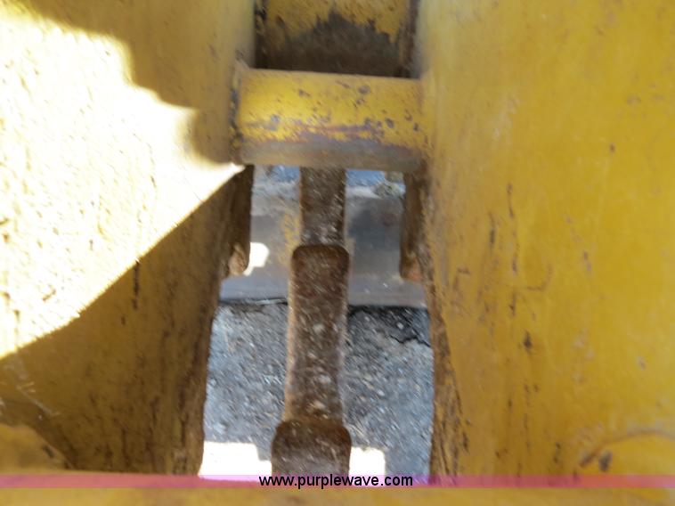 image for item S9569 SEC concrete pulverizer