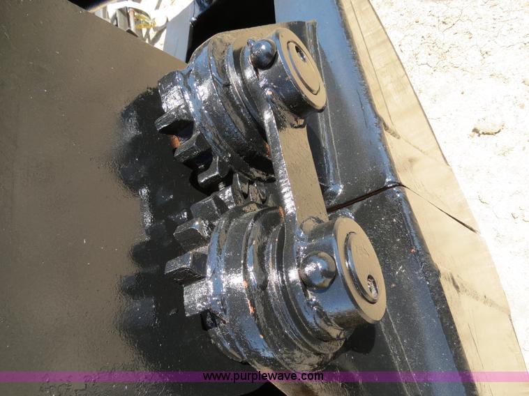 image for item S9570 Mack MHH-65-S 24" hydraulic clamshell bucket