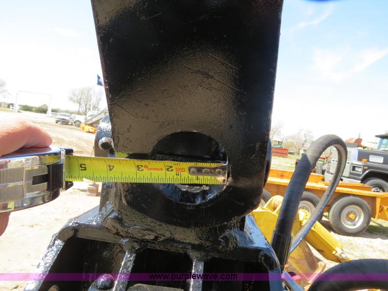 image for item S9570 Mack MHH-65-S 24" hydraulic clamshell bucket