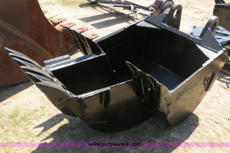 image for item S9573 Tooth Pro 48"/24" step down bucket